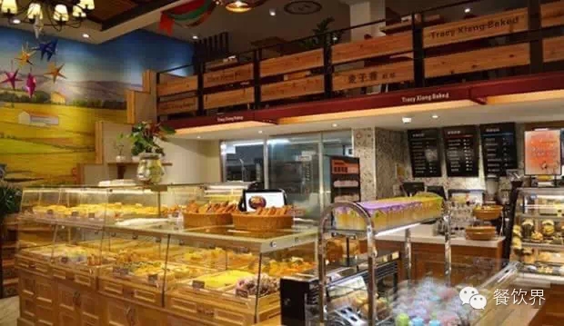 連鎖烘焙店擴大堂食進軍“輕餐飲”，元素跨界成趨勢！