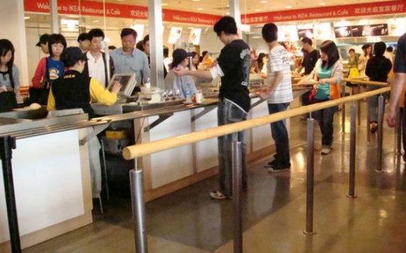 驚呆！大眾自助餐最浪費(fèi)的人竟不是顧客，而是老板！