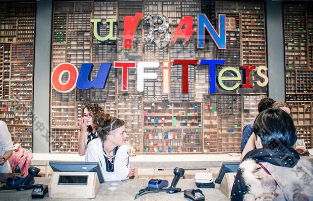 “時尚品牌+餐飲”融合風(fēng)來臨，這些小手段或許值得借鑒