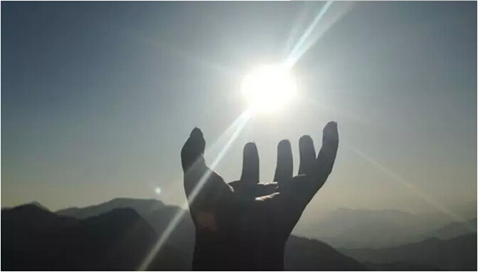 靠這兩把刷子，這個(gè)小吃20年開店2萬家！|餐飲界