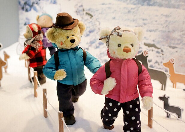 打敗星巴克的不是漫咖啡，而是店里的小熊！|餐飲界