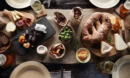 外婆家PK綠茶，誰(shuí)的性價(jià)比更高？|餐飲界