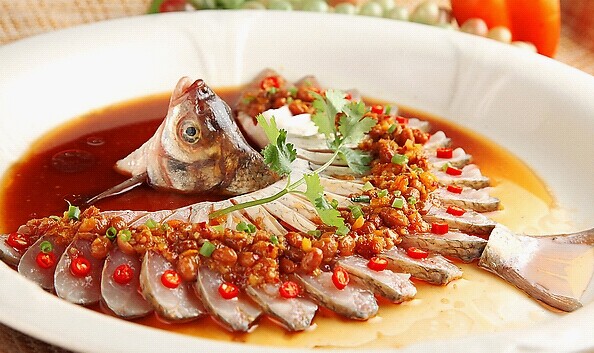 如果你是餐飲老板，如何吃下這700億的年夜飯？