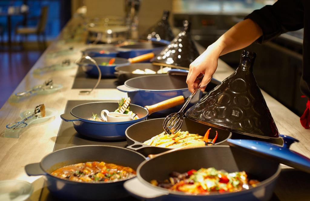 傳統(tǒng)餐飲將死？這些餐企如何抵抗？