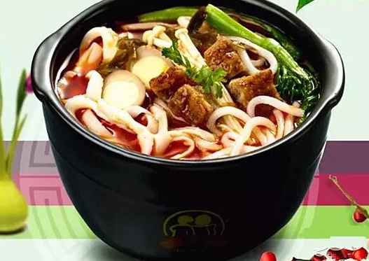 15年憑借一碗土豆粉開近千家店，秘訣是什么？