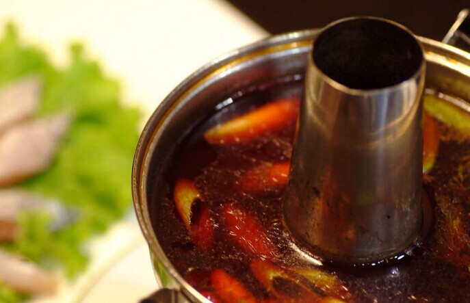 火鍋里加罌粟殼拴得住顧客嗎？