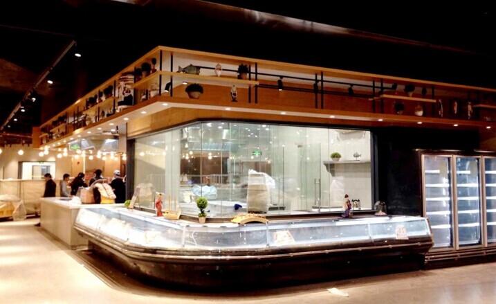 這個超市自己開了餐廳，從賣三文魚開始