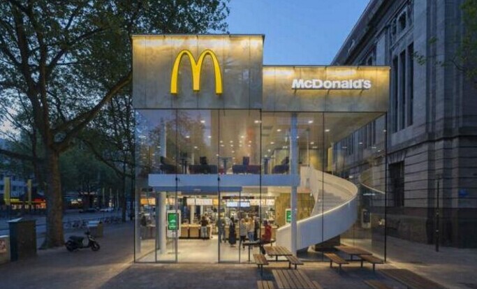 麥當(dāng)勞的新品有粥有雞排，肯德基還能坐得住嗎？