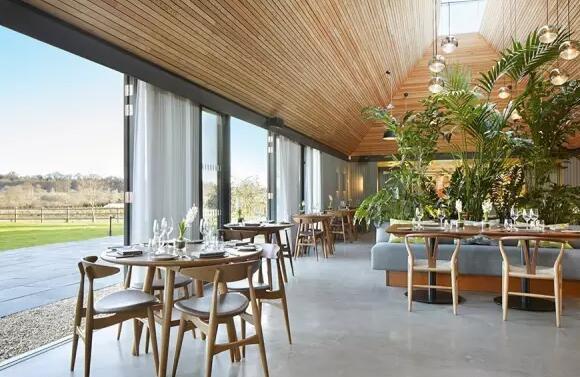 這家餐廳是個(gè)酒吧，同時(shí)還是個(gè)廚藝學(xué)校！|餐飲界