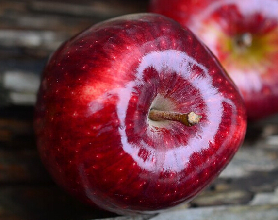 水果打蠟未必有害，專家支招鑒定有毒工業(yè)蠟