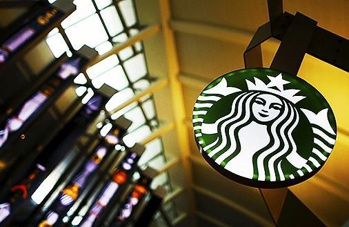 在星巴克咖啡、服務(wù)和環(huán)境的背后，這4個(gè)“隱性價(jià)值”才是根本