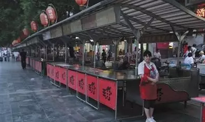 北京繁華商業(yè)區(qū)擠滿外地餐飲，老北京小吃全面萎縮