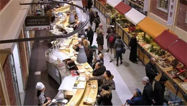 年入1億的秘訣竟是將餐廳與超市混搭？