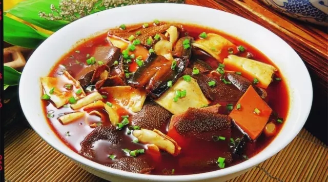 互聯(lián)網(wǎng)狂潮下被顛覆的餐飲業(yè)，死或等死？|餐飲界