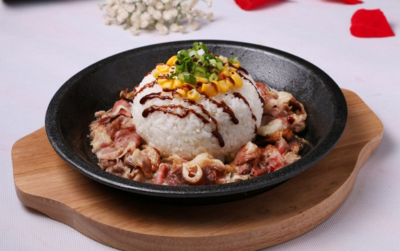 找不到外賣巨頭的軟肋？做好“差異化”照樣割據(jù)一方！