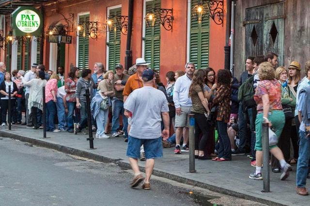 掌握好人性的8大弱點(diǎn)，讓你的餐廳門(mén)店“長(zhǎng)龍”不斷