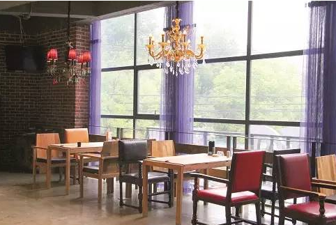 你見(jiàn)過(guò)6個(gè)業(yè)態(tài)24小時(shí)循環(huán)經(jīng)營(yíng)的餐廳嗎？太牛了！|餐飲界