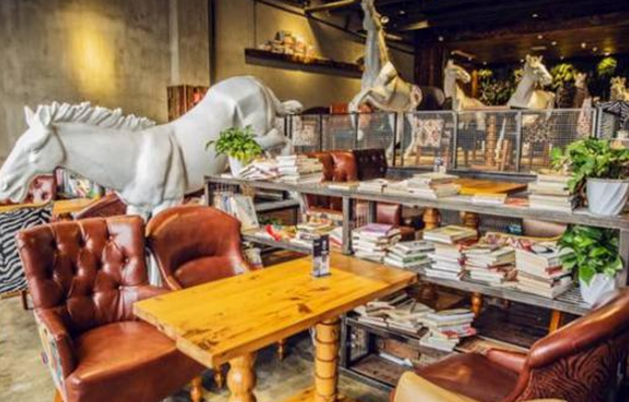 放了幾只動(dòng)物，他的咖啡館租金降一半！