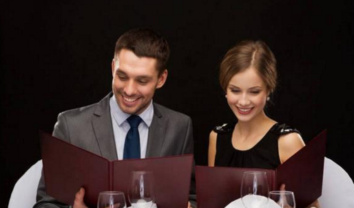 【經(jīng)營】餐廳面對(duì)顧客催菜，服務(wù)員該如何巧妙化解難題？