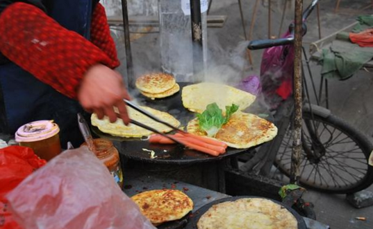 賣雞蛋灌餅的小販為何不倒閉？暗藏八大生意秘訣