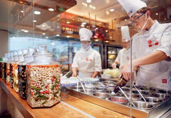 你的客人為什么會(huì)對(duì)明檔廚房買賬？|餐飲界