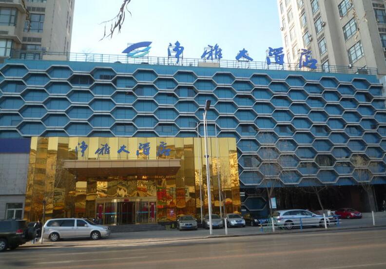 28歲的餐飲巨頭倒下了：昔日行業(yè)標(biāo)桿，無數(shù)人跑去偷師|餐飲界