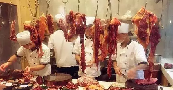 11月6日，“哞哞叫”和深圳名廚委員會(huì)的大師共同見證“?！钡膫髌?></a>
          <div> <a href=