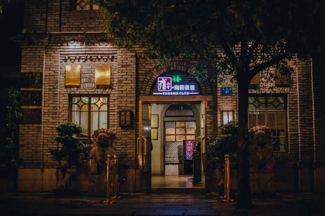 跨界做餐飲，單店日均流水43萬，已經(jīng)火爆了四年|餐飲界