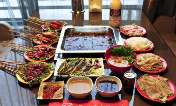 玉林串串香，這家擁有21年歷史的串串店到底是怎么活下來(lái)的？|餐飲界