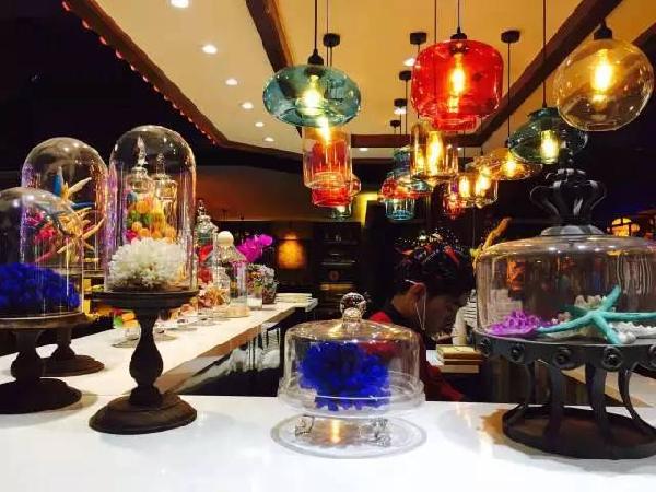 市場追捧“小奇特”，這家餐廳為啥偏要“大多全”？