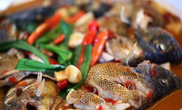 從4張餐桌的小餐館到20多家直營店，他是如何做到的？|餐飲界