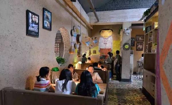 主題餐廳別拘束了，看看“70后飯吧”怎樣搞定90后