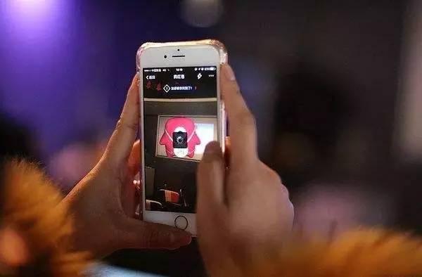 刷個(gè)臉就知道顧客想吃什么，這種新技術(shù)要把餐廳玩瘋了