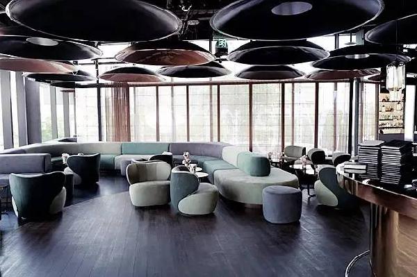 奔馳也開餐廳？奔馳全國第一家餐廳閃亮登場