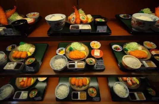 “展望2017”日本快餐業(yè)是齊頭并進(jìn)，還是互爭(zhēng)雄長(zhǎng)？|餐飲界