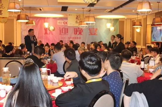 全國(guó)100位美食達(dá)人現(xiàn)場(chǎng)考察譚廚中山傳家菜，火爆朋友圈！