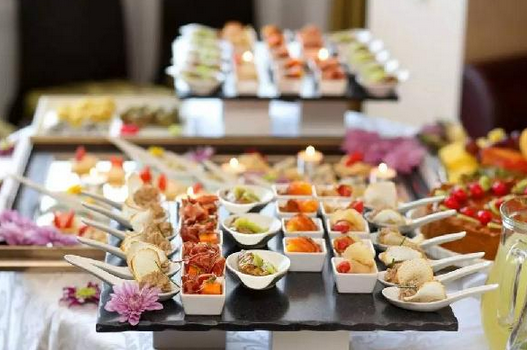 79元自助餐年賺百萬，秘密到底是什么？|餐飲界