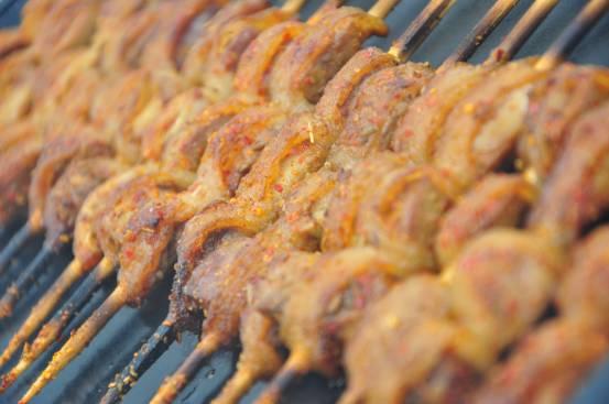 一晚賣(mài)出2萬(wàn)串烤腰子，一年開(kāi)出四家直營(yíng)店