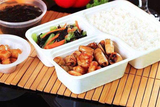 外賣(mài)平臺(tái)現(xiàn)99元1個(gè)天價(jià)餐盒 網(wǎng)友:拿去鍍了金？