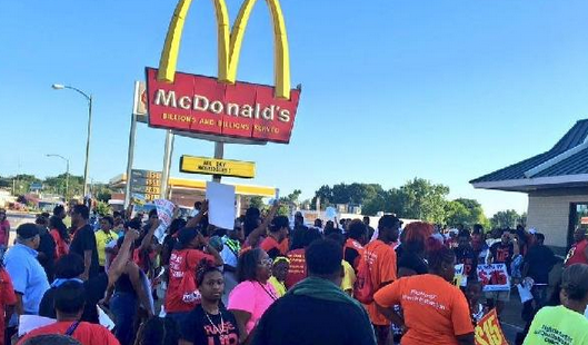 麥當勞涉嫌剝削加盟商租金？ | 海外新動向