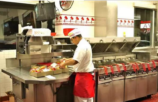 菜單70年不變，只賣3種口味，這家快餐店為何能天天排隊