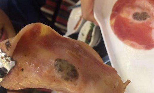 顧客在海口愛尚客餐廳吃到“惡心”烤肉？商家回應(yīng)：是積血肉