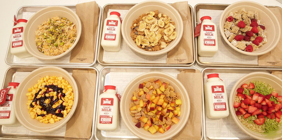 包裝食品公司遇困境，紛紛開餐廳“解圍”