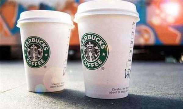 從運營來理解流水的“喜茶”，鐵打的星巴克|餐飲界