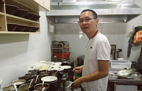 武大畢業(yè)生棄高薪開面館，花5個小時做一碗面