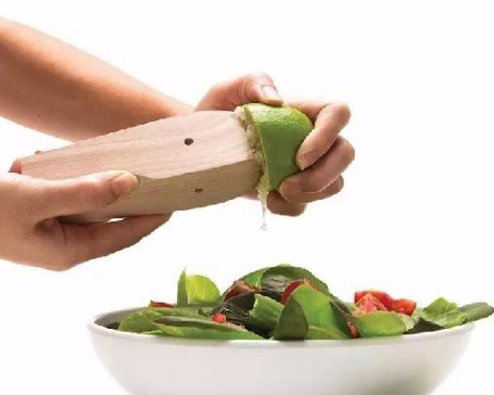 這么搞怪的餐具，餐廳該怎么用呢？