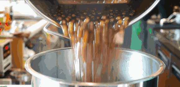 一杯奶茶=8罐紅牛！你們愛喝的COCO、貢茶等暢銷奶茶，還敢喝嗎？