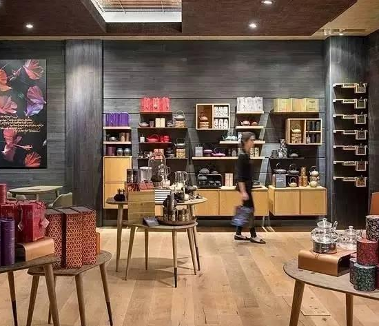 星巴克的焦慮：豪擲88億收回門店所有權(quán)、關(guān)閉379家茶飲店……