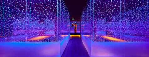 長春這家日料餐廳，大面積藍(lán)光籠罩的做法適合用餐嗎？