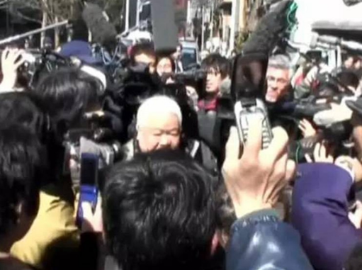 日本有家蒼蠅館子，人們排隊(duì)2小時(shí)求虐，吃了40年都沒膩...